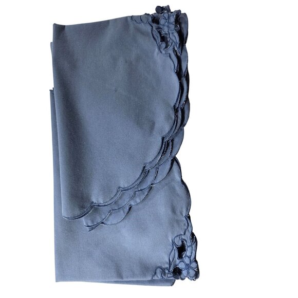 Four napkins four matching placemats Blue Fabric Scalloped Edges Floral Detail - Picture 7 of 12